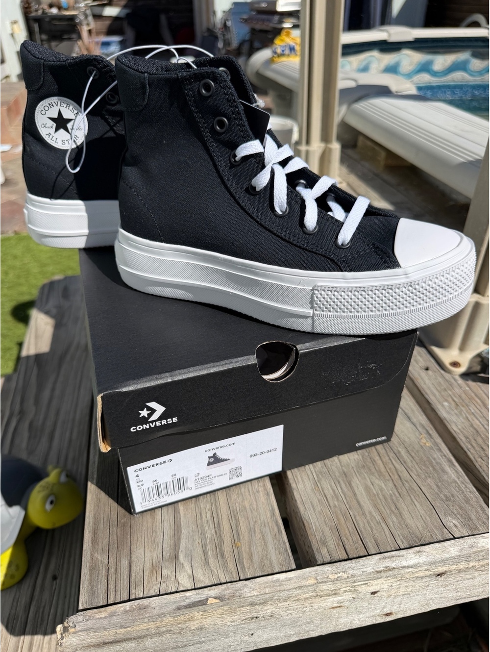 Converse Day One Platform Hi Top Size 4 Black and White